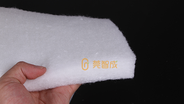 塑造良好的睡眠環(huán)境，選擇軟硬適中的床墊硬質(zhì)棉