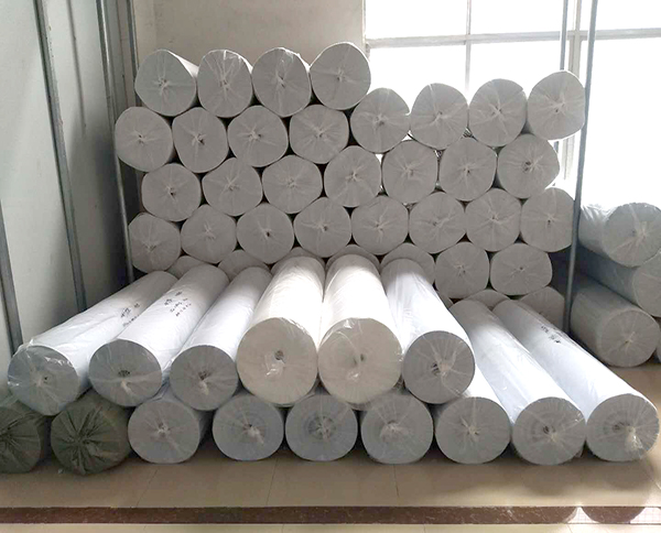 白色針刺無(wú)紡布