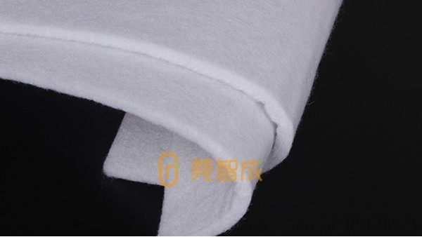 針刺毛氈和無紡布哪個好？